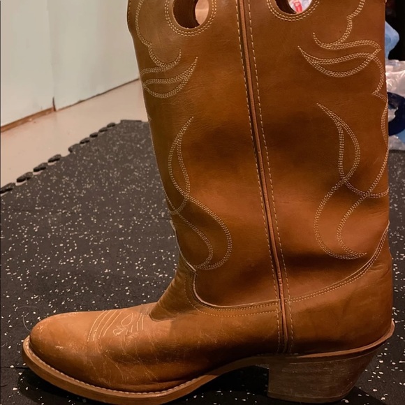 Woman’s Cowgirl boots - Picture 2 of 4